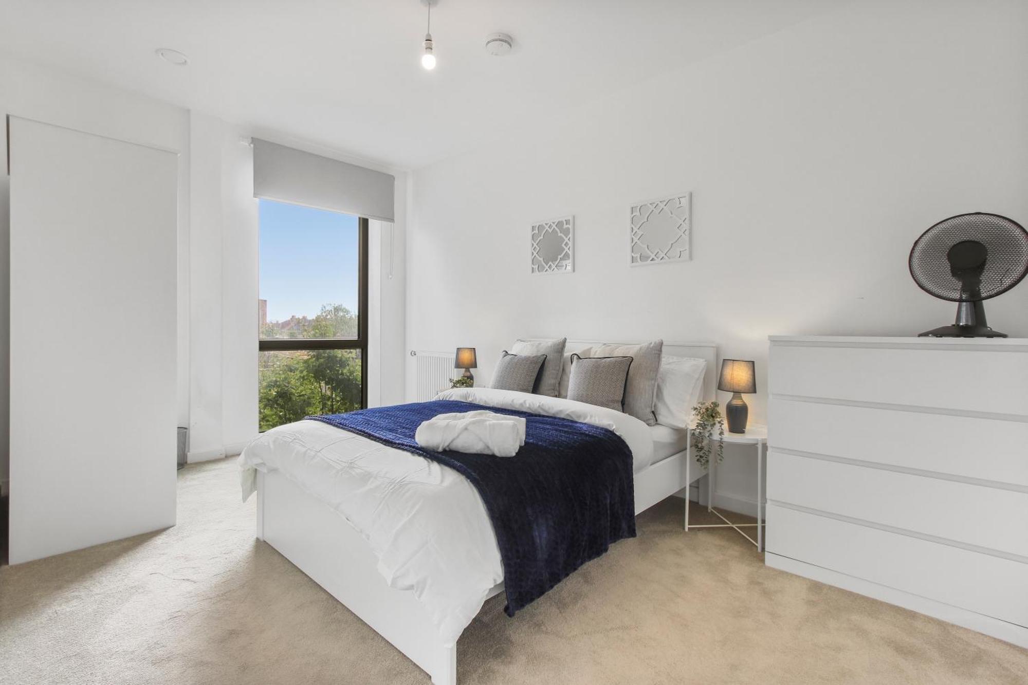 Centrally Located - Modern - 2Bed - 2Bath Apartment London Exterior photo