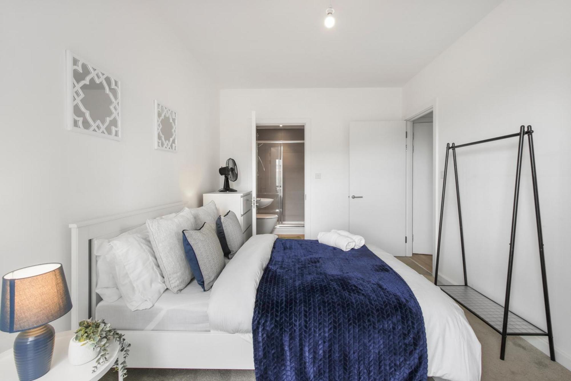 Centrally Located - Modern - 2Bed - 2Bath Apartment London Exterior photo
