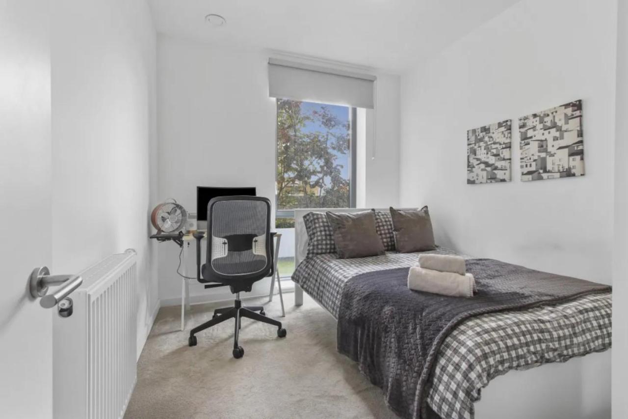Centrally Located - Modern - 2Bed - 2Bath Apartment London Exterior photo